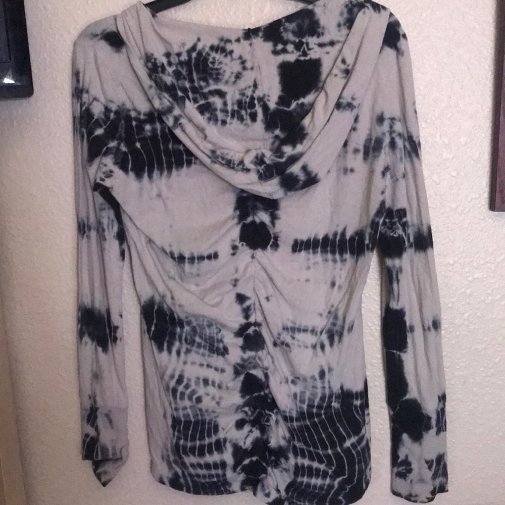 long sleeve tie dye - Picture 2 of 3